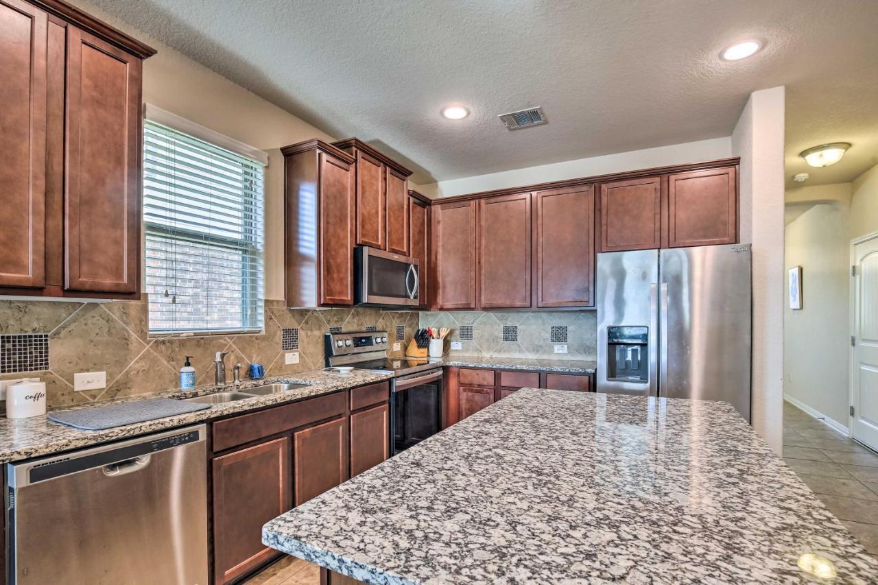 San Antonio Home With Yard About 8 Mi To Lackland! المظهر الخارجي الصورة
